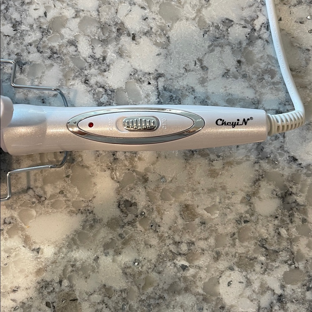 CkeyiN Gold Triple Barrel Hair Waver - Picture 3 of 8